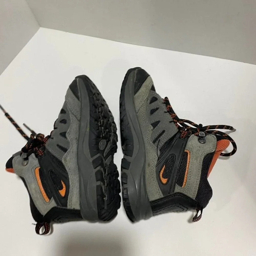 High Sierra grey hiking boots with black/orange accents. Kids US 13. SKU-A523
